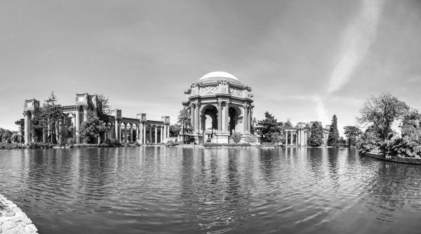 The Palace of Fine Arts panorama in San Francisco
